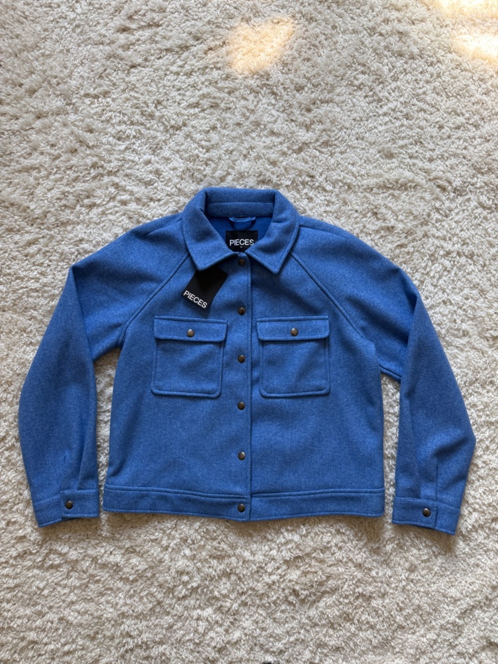 Pieces Blue Fleece Button Up Overshirt Jacket. Size Medium. Perfect for SPRING!